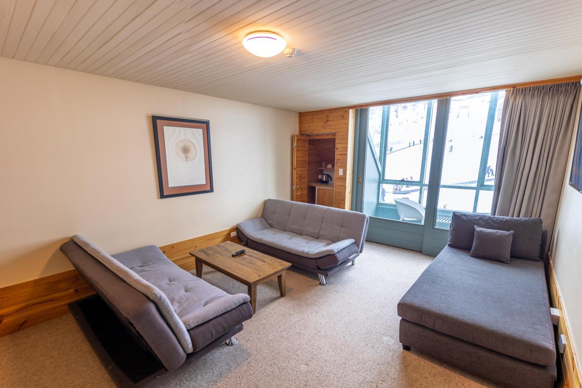 The Perisher Valley Hotel Bagian luar foto