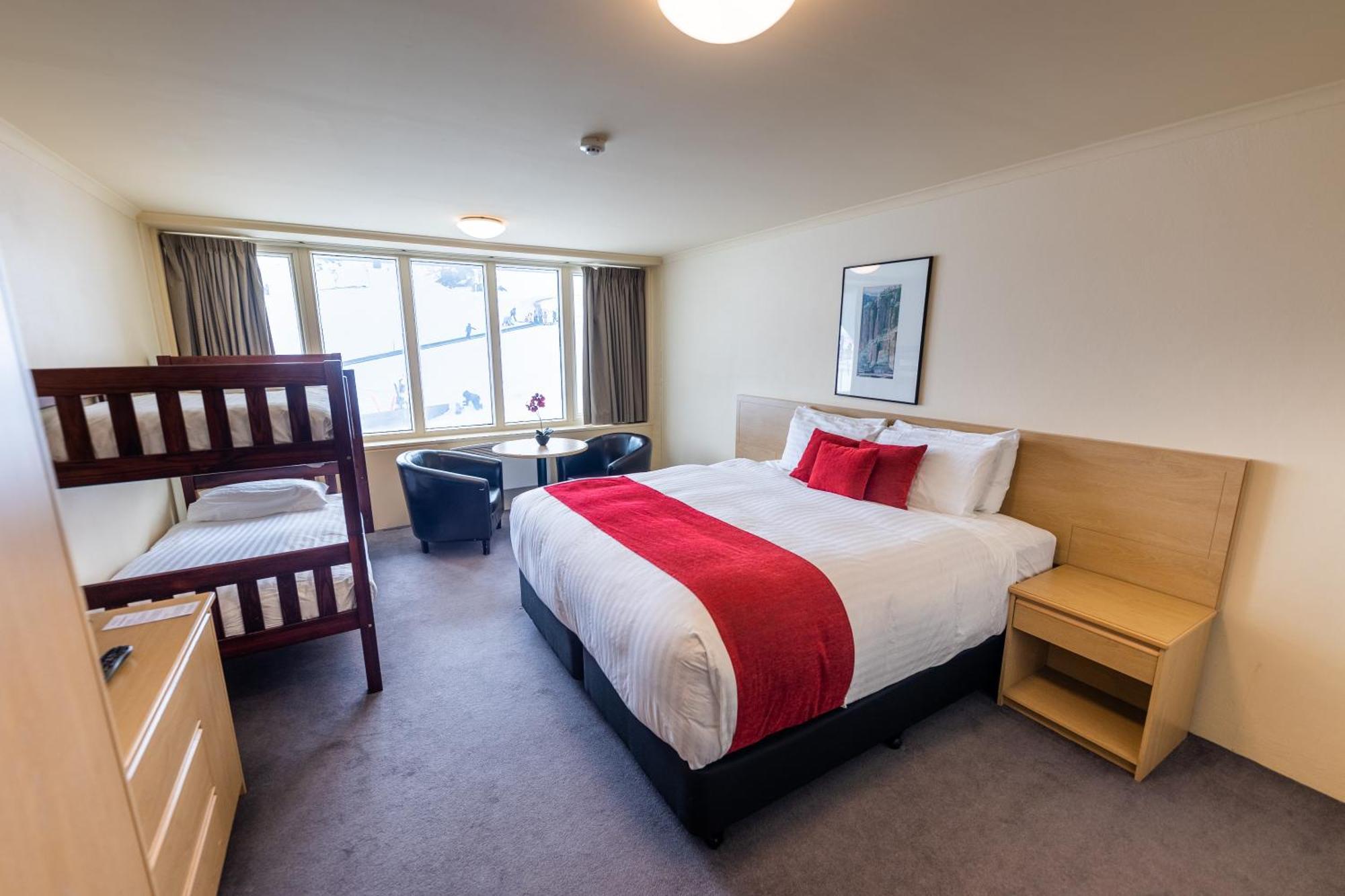 The Perisher Valley Hotel Bagian luar foto