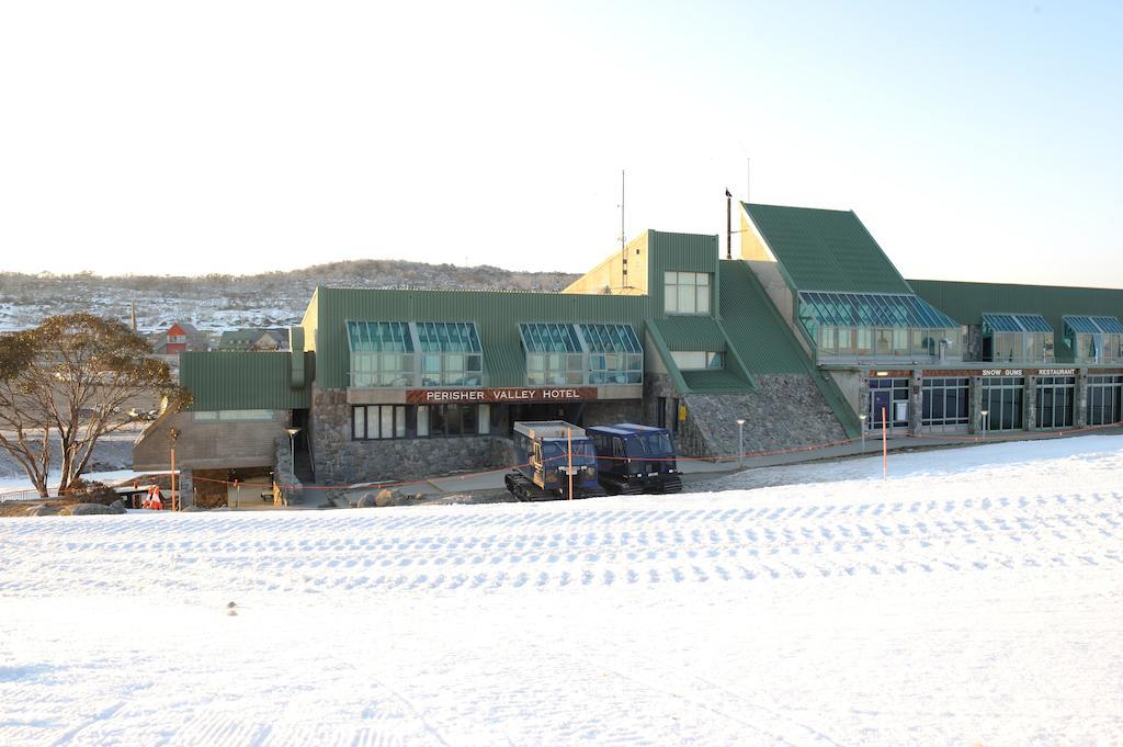 The Perisher Valley Hotel Bagian luar foto