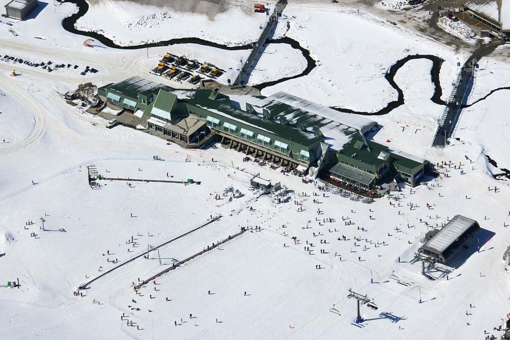 The Perisher Valley Hotel Bagian luar foto