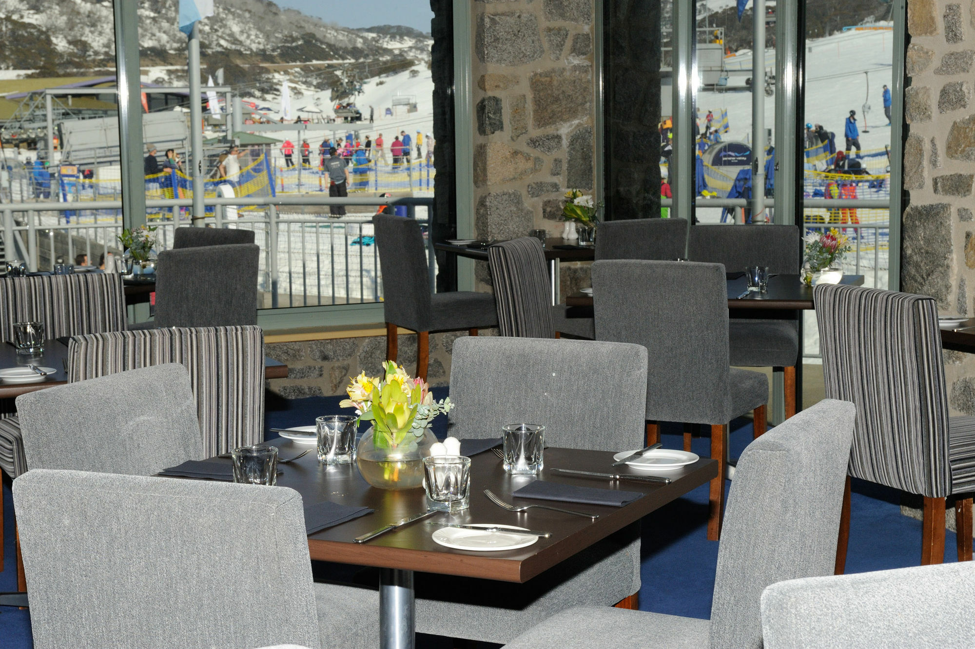 The Perisher Valley Hotel Bagian luar foto